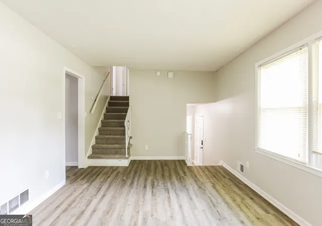 Photo 3 of Sale Pending at 2625 Elkhorn Dr, Decatur, GA 30034 | MLS# 10616033 | Listing updated on 2025-10-08
