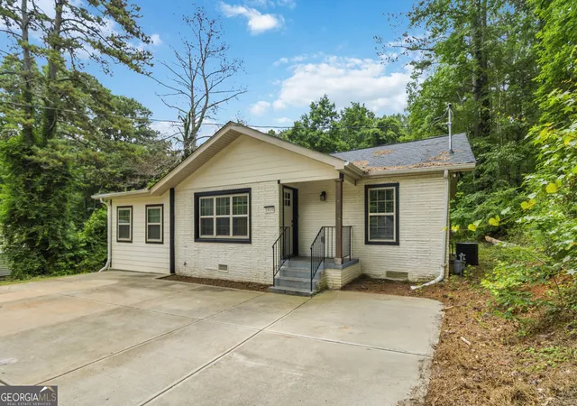 Photo 3 of Sale Pending at 3920 Jailette Rd, College Park, GA 30349 | MLS# 10804801 | Listing updated on 2026-10-07