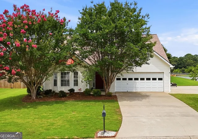 1st image of 216 Lee Ct, Canton, GA 30115 | MLS# 10806977