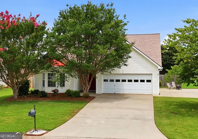 3rd image of 216 Lee Ct, Canton, GA 30115 | MLS# 10806977