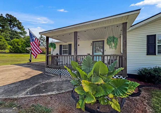 Photo 2 of Sale Pending at 680 Hunters Creek Rd, Toccoa, GA 30577 | MLS# 10835755 | Listing updated on 2026-09-06