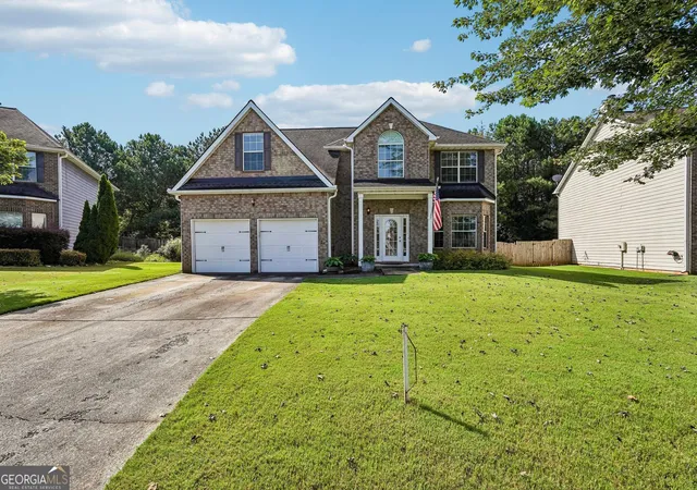 Photo 1 of Single family home for sale at 4830 Hopewell Manor Dr, Cumming, GA 30028 | MLS# 10825238 | Listing updated on 2026-09-03