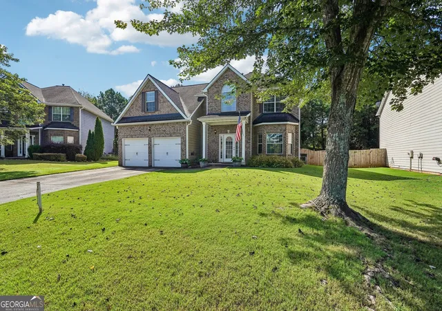 Photo 2 of Single family home for sale at 4830 Hopewell Manor Dr, Cumming, GA 30028 | MLS# 10825238 | Listing updated on 2026-09-03