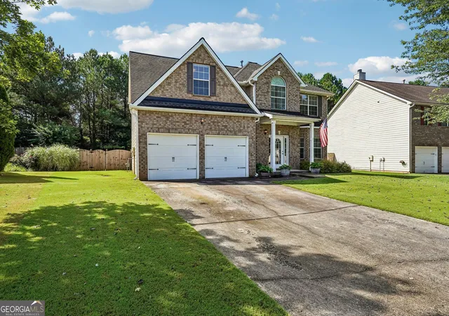 Photo 3 of Single family home for sale at 4830 Hopewell Manor Dr, Cumming, GA 30028 | MLS# 10825238 | Listing updated on 2026-09-03