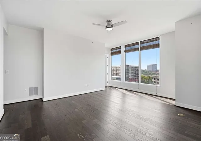 Listing Photo 5 - Condo for sale in building located at 1820 Peachtree St Nw, Atlanta, GA 30309 - Unit #1114