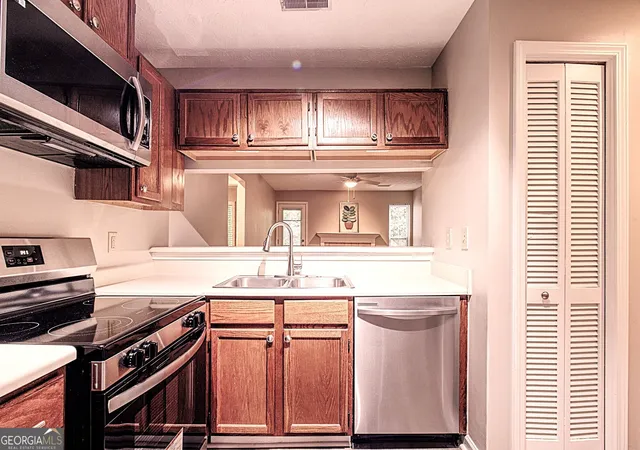 Photo 4 of Condo for sale at 436 Teal Ct, Roswell, GA 30076 | MLS# 10788497 | Listing updated on 2026-08-29