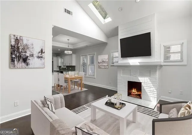 3rd image of 954 Byron Dr Sw, Atlanta, GA 30310 | MLS# 10732865