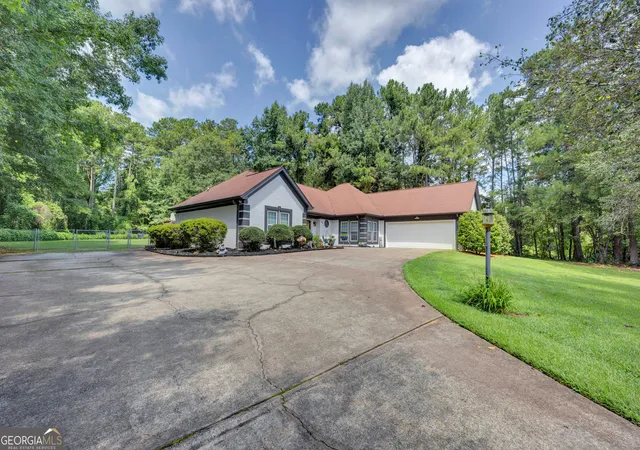 Photo 3 of Single family home for sale at 165 Ml Chase, Covington, GA 30016 | MLS# 10827652 | Listing updated on 2026-09-18