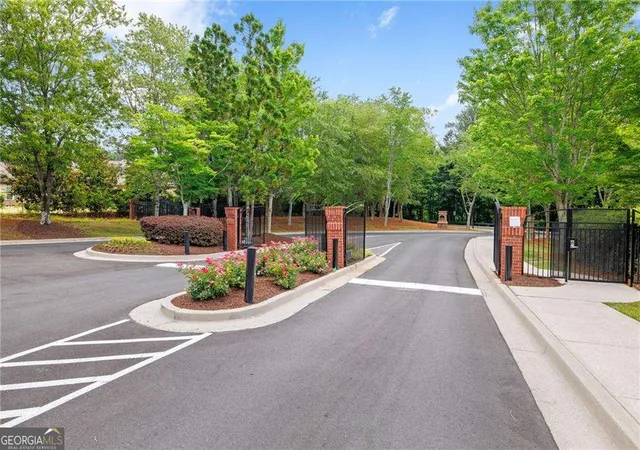 Photo 3 of Townhouse for sale at 4001 Woodland Ln, Alpharetta, GA 30009 | MLS# 10789166 | Listing updated on 2026-08-13