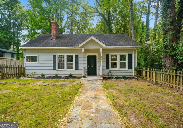 Photo 1 of Single family home for sale at 992 Westmont Rd Sw, Atlanta, GA 30311 | MLS# 10788148 | Listing updated on 2026-08-22