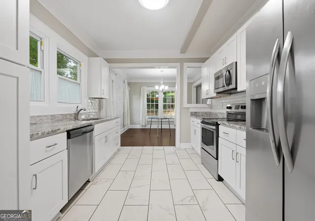 Photo 3 of Single family home for sale at 992 Westmont Rd Sw, Atlanta, GA 30311 | MLS# 10788148 | Listing updated on 2026-08-22