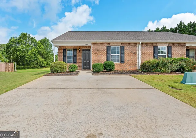 Homes for sale in Griffin, GA | 1568 Louise Anderson Dr, Griffin, GA 30224 | MLS# 10788113