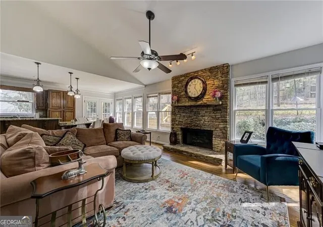 Photo 2 of Single family home for sale at 1059 Della St Se, Marietta, GA 30067 | MLS# 10817856 | Listing updated on 2026-09-18