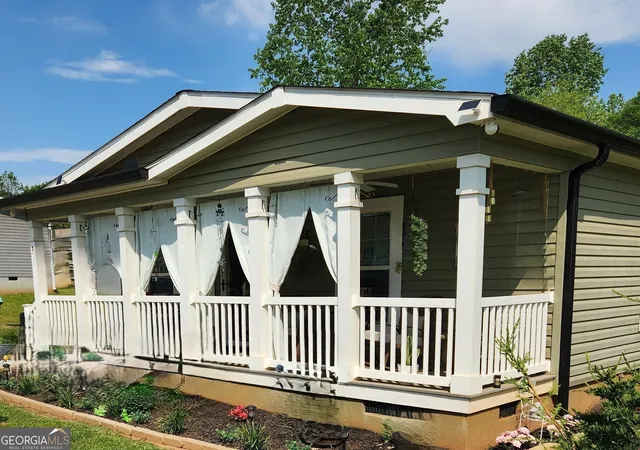 Photo 3 of Manufactured home for sale at 50 Meadow View St, Newnan, GA 30263 | MLS# 10814605 | Listing updated on 2026-08-12
