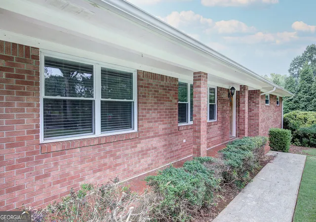 Photo 4 of Sale Pending at 18 Jones Ml Pl, Cartersville, GA 30120 | MLS# 10817430 | Listing updated on 2026-08-20