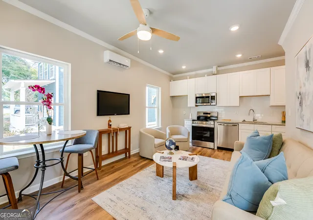 Photo 2 of Sale Pending at 962 Lawton St Sw, Atlanta, GA 30310 | MLS# 10509899 | Listing updated on 2026-09-04