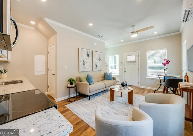 Photo 3 of Sale Pending at 962 Lawton St SW, Atlanta, GA 30310 | MLS# 10509899 | Listing updated on 2026-09-04