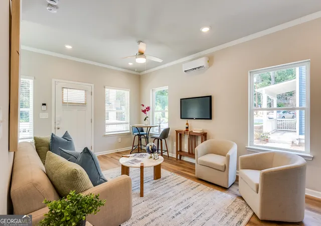 Photo 4 of Sale Pending at 962 Lawton St SW, Atlanta, GA 30310 | MLS# 10509899 | Listing updated on 2026-09-04