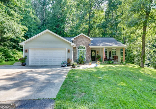 Homes for sale in Gillsville, GA | 4232 Joe Chandler Rd, Gillsville, GA 30543 | MLS# 10789260