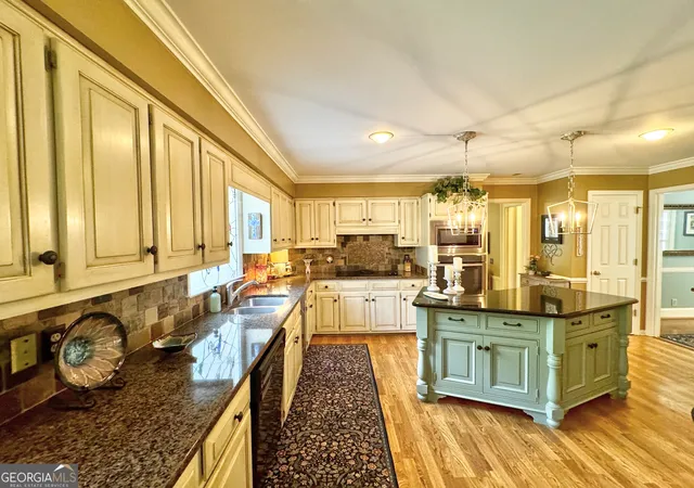 3rd image of 1018 Riverside Dr, Lagrange, GA 30240 | MLS# 10799752