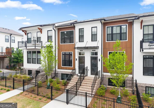 Photo 2 of Townhouse for sale at 320 Olmstead Way, Alpharetta, GA 30022 | MLS# 10758239 | Listing updated on 2026-09-13