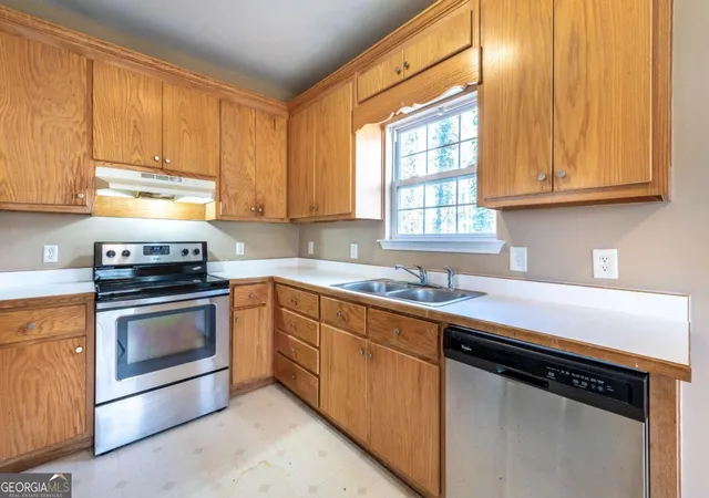 Photo 2 of Single family home for sale at 5385 Renault St, Cumming, GA 30041 | MLS# 10702378 | Listing updated on 2026-04-13