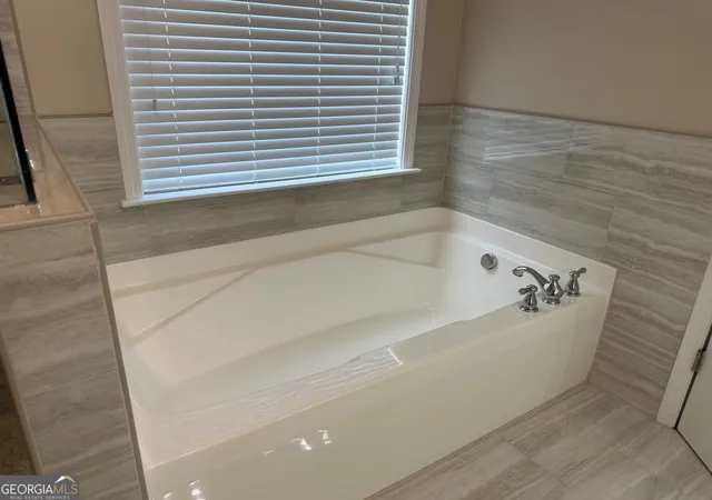 Photo 2 of Single family home for sale at 3863 Amberleigh Tr, Gainesville, GA 30507 | MLS# 10733467 | Listing updated on 2026-09-11