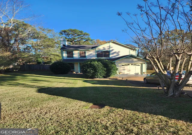 Photo 1 of Sale Pending at 6722 Bent Creek Dr, Rex, GA 30273 | MLS# 10585984 | Listing updated on 2025-11-08