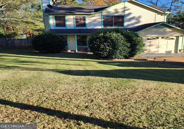 Photo 2 of Sale Pending at 6722 Bent Creek Dr, Rex, GA 30273 | MLS# 10585984 | Listing updated on 2025-11-08