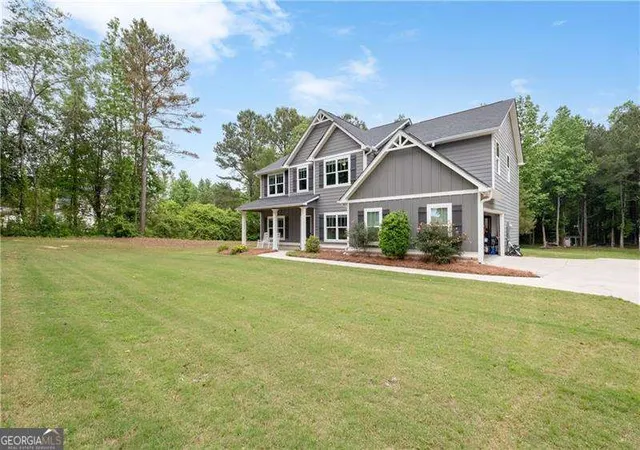 Photo 3 of Sale Pending at 719 Fairview Rd, Brooks, GA 30205 | MLS# 10763632 | Listing updated on 2026-09-12