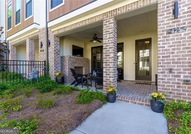 Photo 2 of Townhouse for sale at 425 Olmstead Way, Alpharetta, GA 30022 | MLS# 10739584 | Listing updated on 2026-09-10
