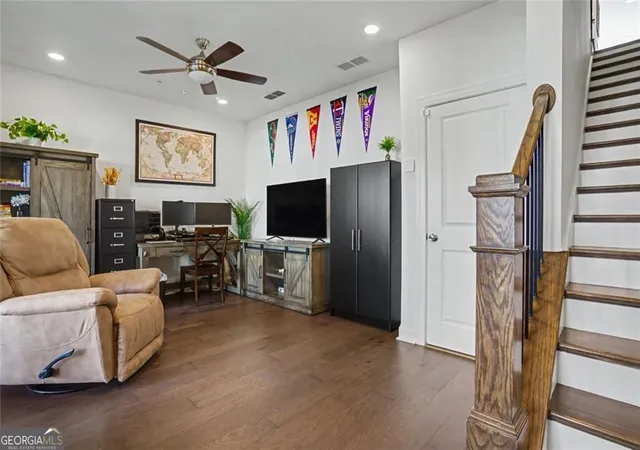 Photo 4 of Townhouse for sale at 425 Olmstead Way, Alpharetta, GA 30022 | MLS# 10739584 | Listing updated on 2026-09-10