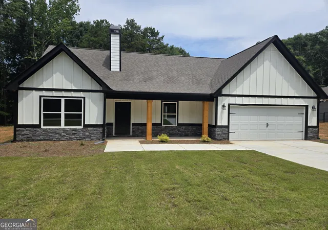 Photo 1 of Single family home for sale at 656 Highland Ave, Hartwell, GA 30643 | MLS# 10818020 | Listing updated on 2026-08-17