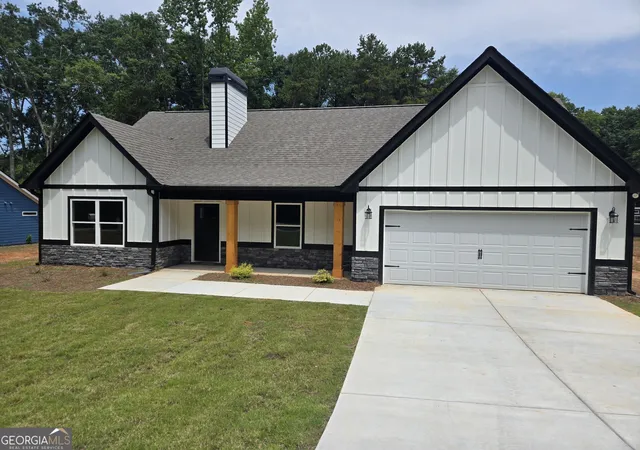 Photo 2 of Single family home for sale at 656 Highland Ave, Hartwell, GA 30643 | MLS# 10818020 | Listing updated on 2026-08-17