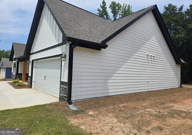 Photo 3 of Single family home for sale at 656 Highland Ave, Hartwell, GA 30643 | MLS# 10818020 | Listing updated on 2026-10-08