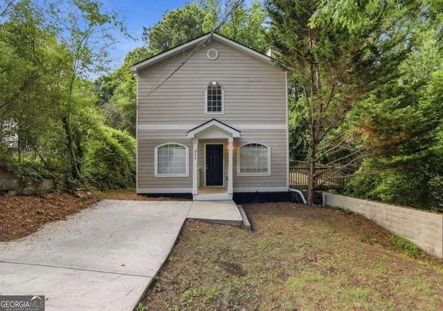 1st image of 820 Magna Carta Dr Nw, Atlanta, GA 30318 | MLS# 10776187