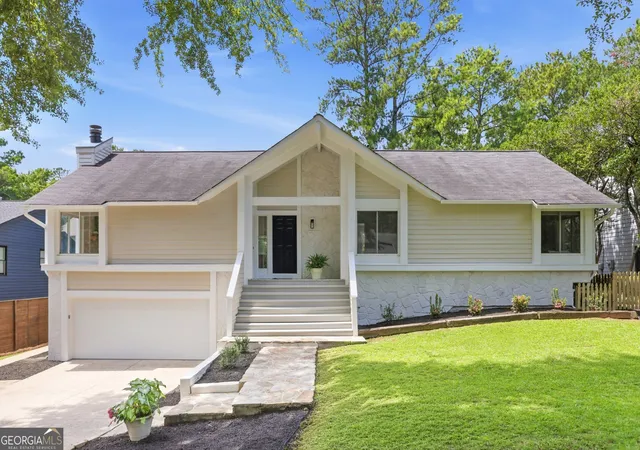 Photo 1 of Sale Pending at 3313 Clubland Dr, Marietta, GA 30068 | MLS# 10823881 | Listing updated on 2026-09-14