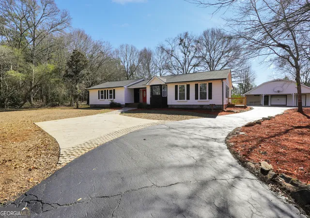 Photo 1 of Single family home for sale at 140 Heritage Cir, Mcdonough, GA 30253 | MLS# 10801631 | Listing updated on 2026-09-14