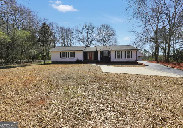 Photo 2 of Single family home for sale at 140 Heritage Cir, Mcdonough, GA 30253 | MLS# 10801631 | Listing updated on 2026-09-14