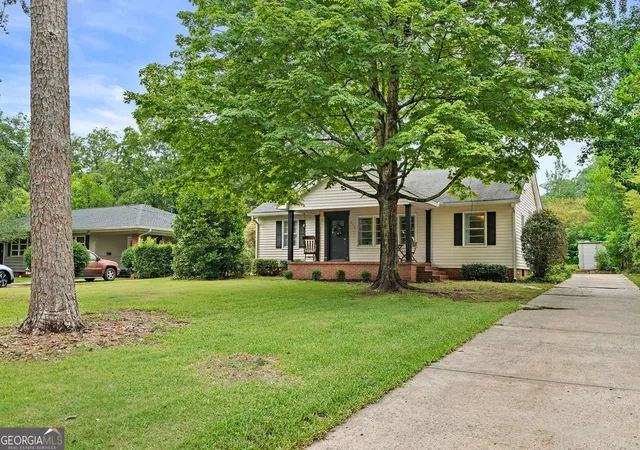 Photo 2 of Single family home for sale at 613 Terrace St, Griffin, GA 30224 | MLS# 10816567 | Listing updated on 2026-09-04