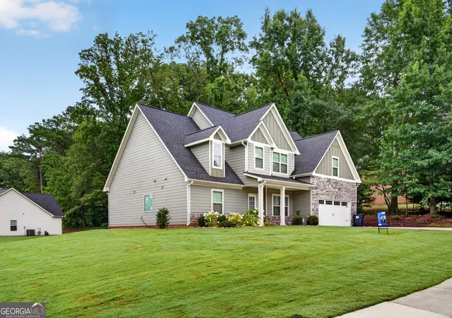 3rd image of 328 Smallwood Ln, Douglasville, GA 30134 | MLS# 10683609