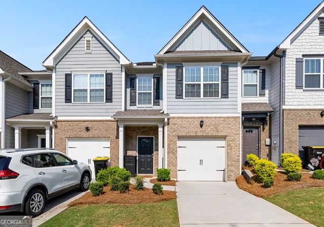 1st image of 134 Chastain Wy, Newnan, GA 30263 | MLS# 10799893