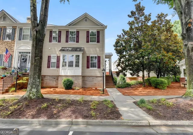 Photo 2 of Townhouse for sale at 3761 Lake Point Blvd, Suwanee, GA 30024 | MLS# 10808878 | Listing updated on 2026-10-09