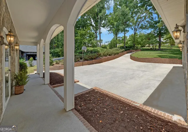 Photo 3 of Mansion for sale at 1410 Hunters Trl, Anderson, SC 29625 | MLS# 10803653 | Listing updated on 2026-09-21