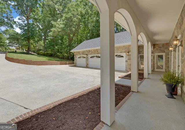 Photo 3 of Single family home for sale at 1410 Hunters Trl, Anderson, SC 29625 | MLS# 10803653 | Listing updated on 2026-09-21