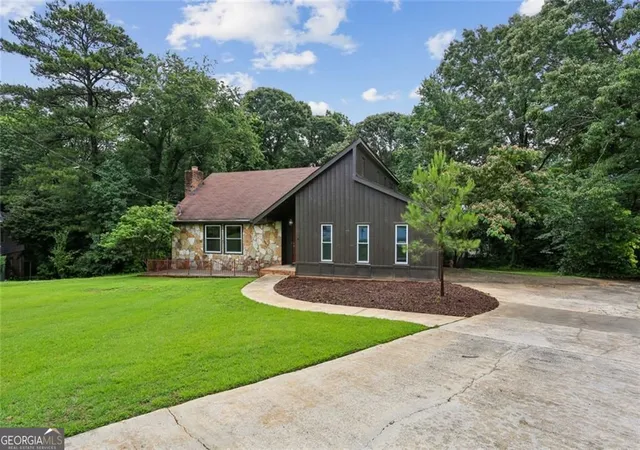 2nd image of 5460 Chanterella Ct, Lilburn, GA 30047 | MLS# 10804630