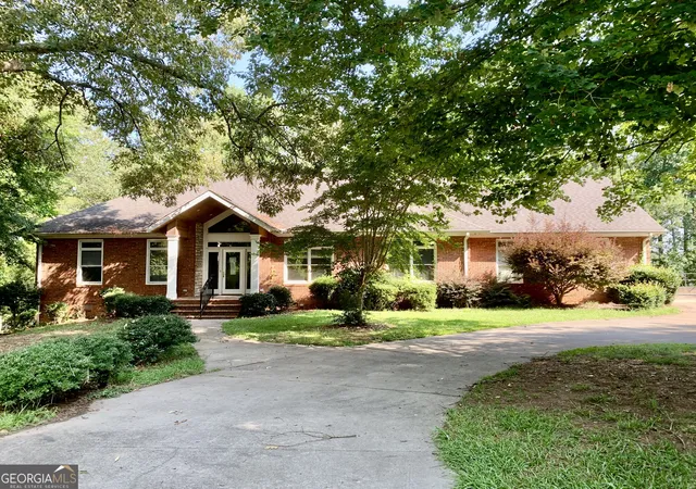 Homes for sale in Hartwell, GA | 727 Kings Bench Dr, Hartwell, GA 30643 | MLS# 10796666