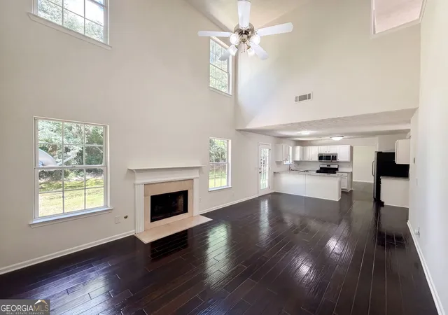 Photo 3 of Single family home for sale at 3582 Coveside Ct, Loganville, GA 30052 | MLS# 10793574 | Listing updated on 2026-10-02