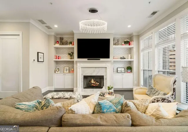 Photo 4 of Townhouse for sale at 555 Verismo Way, Alpharetta, GA 30009 | MLS# 10765318 | Listing updated on 2026-10-09