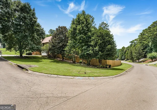 Photo 4 of Single family home for sale at 200 Brookhaven Pl, Canton, GA 30114 | MLS# 10818915 | Listing updated on 2026-09-15